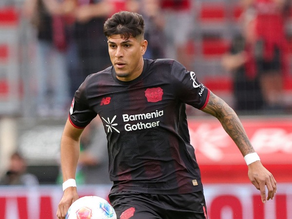 Chelsea Incar Piero Hincapie sebagai Pengganti Levi Colwill
